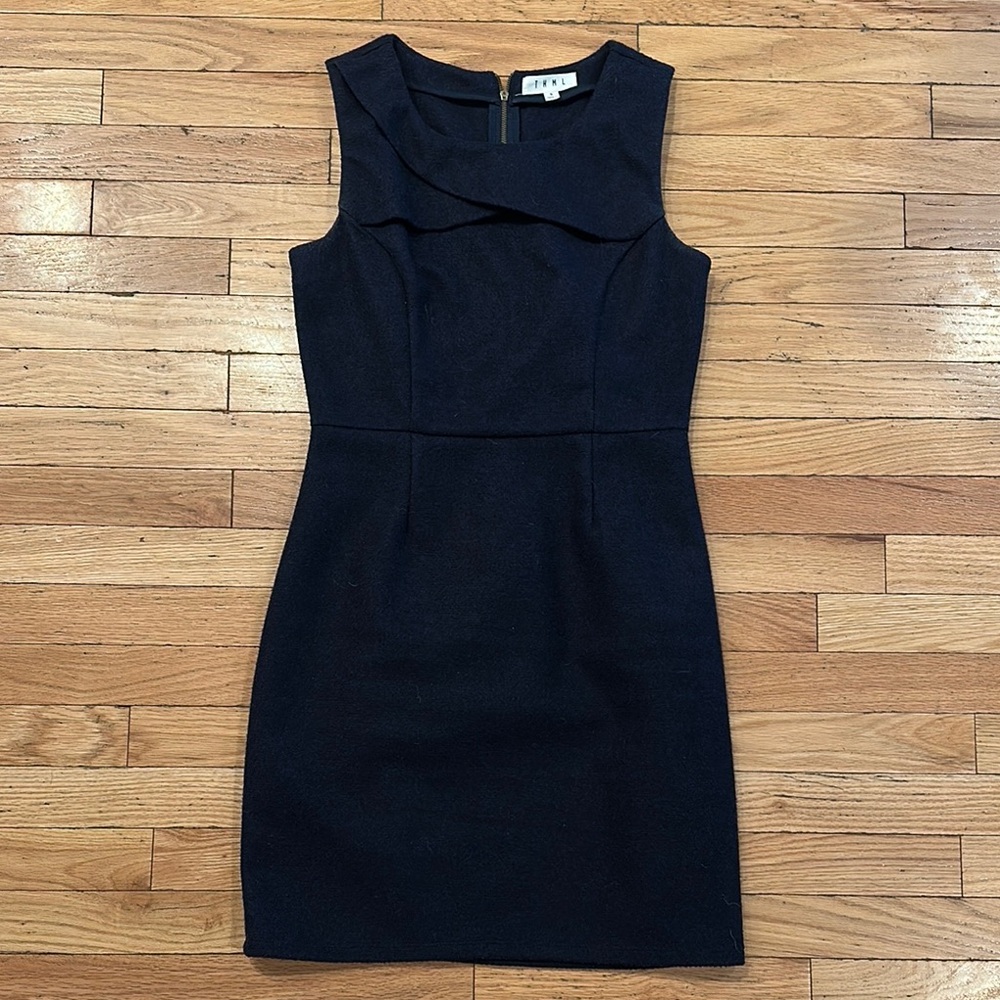 Elegant Navy Sleeveless Dress